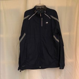 Lightweight windbreaker w/reflectors for running